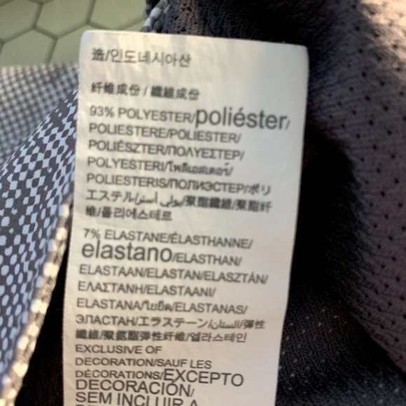 Under Armour UA Fish Hunter Cargo Shorts Mens 32 Loose Heat Gear Digital Camo - Picture 9 of 13